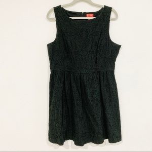 Detailed little black ELLE dress!